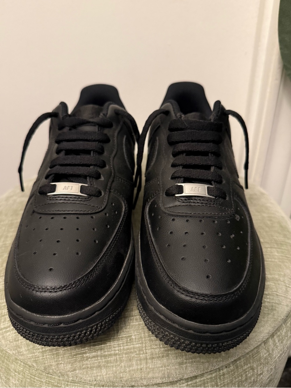 NEW Nike Air Force Triple Black: Women’s Size 8.5-Men’s 7 (DD8959-001) - Picture 5 of 7
